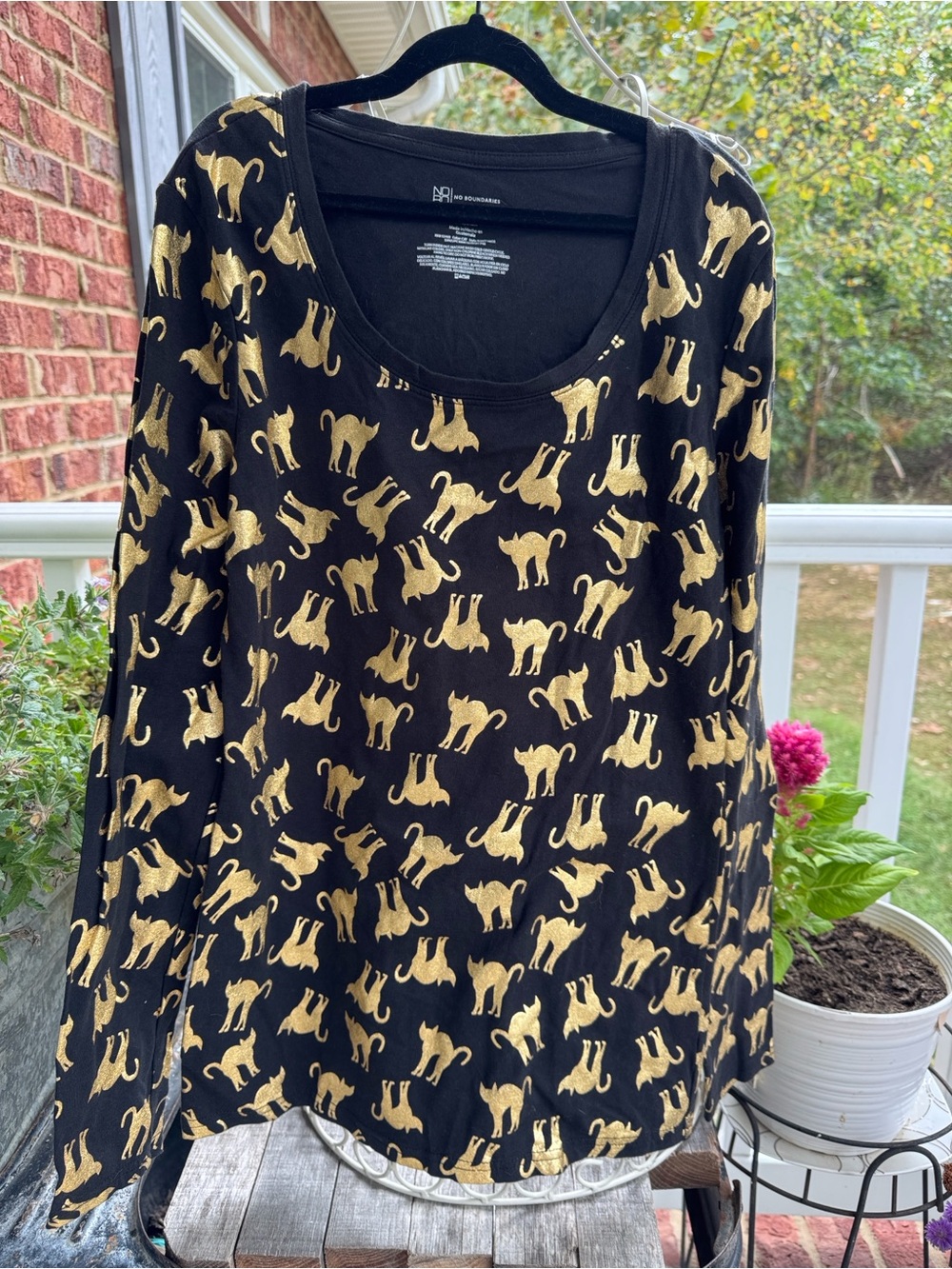 Girl's No Boundaries gold cat print top. Size M (7-9)